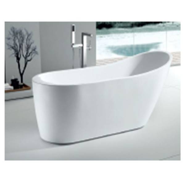 White freestanding bath