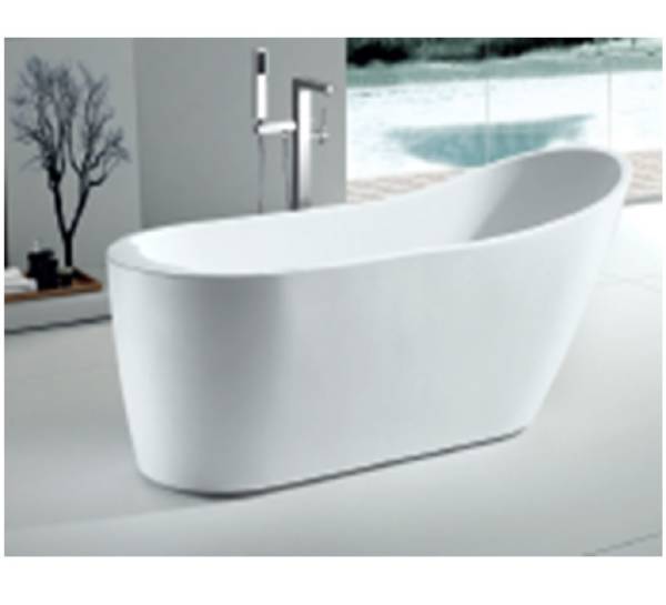 White freestanding bath - Image 2